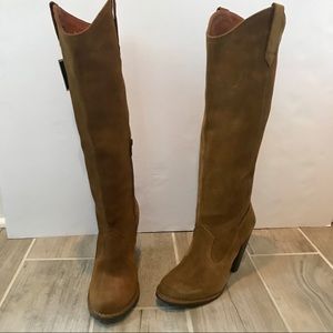 Frye Boots Suede NWT